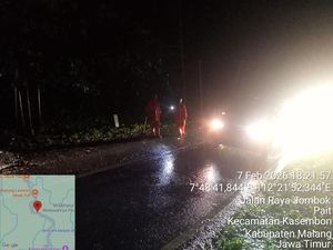 Hujan Deras Picu Longsor di Jalur Malang-Kediri, Sistem Buka-Tutup Dilakukan