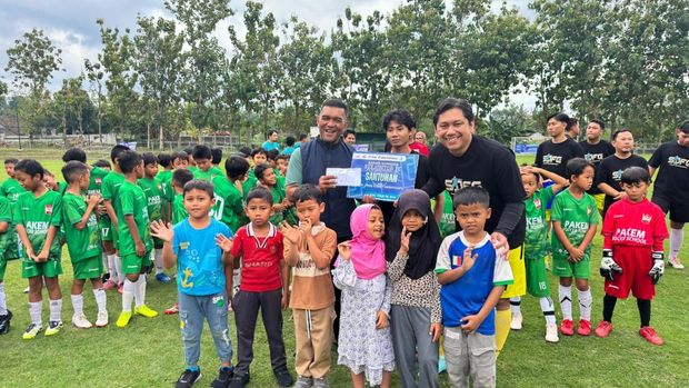 Komunitas sepakbola jurnalis, SeeJontor FC (SJFC), menegaskan komitmennya terhadap pembinaan sepakbola usia dini. SJFC menggelar kegiatan coaching clinic dalam rangkaia Tour De Central Java 2026 pada 6-8 Februari 2026.