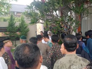 Jenazah Wakil Bupati Klaten Benny Indra Ardhianto Tiba di Rumah Duka