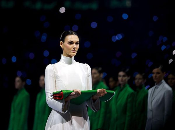 Pacar Leonardo DiCaprio Jadi Pembawa Bendera di Olimpiade Musim Dingin 2026