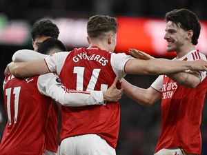 Klasemen Liga Inggris: Arsenal Jauhi City dan Villa