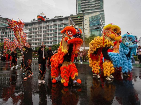 Jakarta Penuh Warna, Pawai Barongsai Ramaikan Bundaran HI