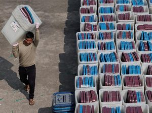 Jelang Pemilu DPR, Nepal Mulai Distribusi Kotak Suara