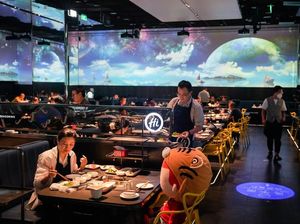 Dari Pelayan ke CEO, Ini Kisah Sukses Petinggi Restoran Hotpot Haidilao