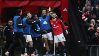 Satu Kemenangan Lagi, Fans MU Ini Akhirnya Bisa Potong Rambut