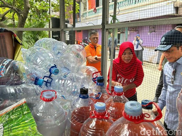 Menteri Lingkungan Hidup Kunjungi Kampung Pancasila di Wonokromo