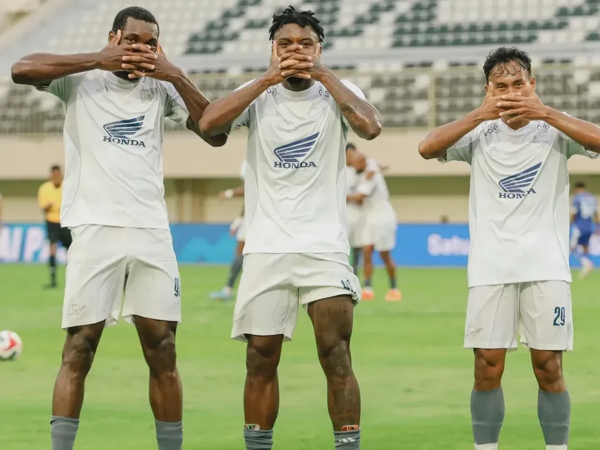 Foto: Pemain PSM Makassar selebrasi merayakan gol yang dicetak Gledson Paixao ke gawang PSBS Biak. (Dok. PSM Makassar)
