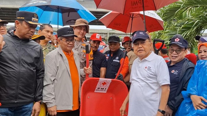 Pramono dan Jusuf Kalla Kerja Bakti Bersih Jakarta Timur