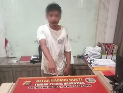 Pengedar di Mataram Telan Sabu Plus Plastik Saat Digerebek Polisi