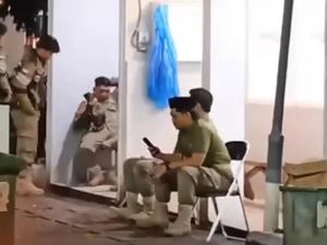 Miris! Petugas Satpol PP Merokok di Ruang Laktasi Alun-alun Kota Malang