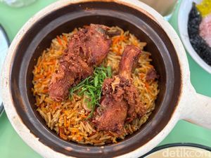 Ah Pek: Kopitiam Baru di Jakarta! Ada Claypot Nasi Kebuli yang Berempah