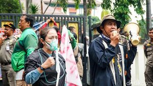 Demo Layanan Kesehatan di Depok, Massa Tuntut UHC