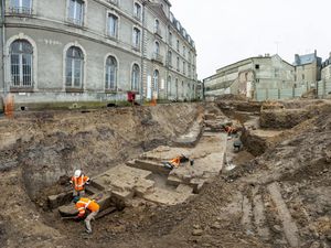 Niat Renovasi Hotel, Eh Malah Nemu Istana yang Terkubur 640 Tahun