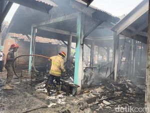 Kebakaran Pasar Loak Banyuwangi