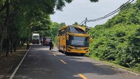 Bus Pariwisata Kecelakaan di Jalur Tengkorak, Kepalanya Ringsek