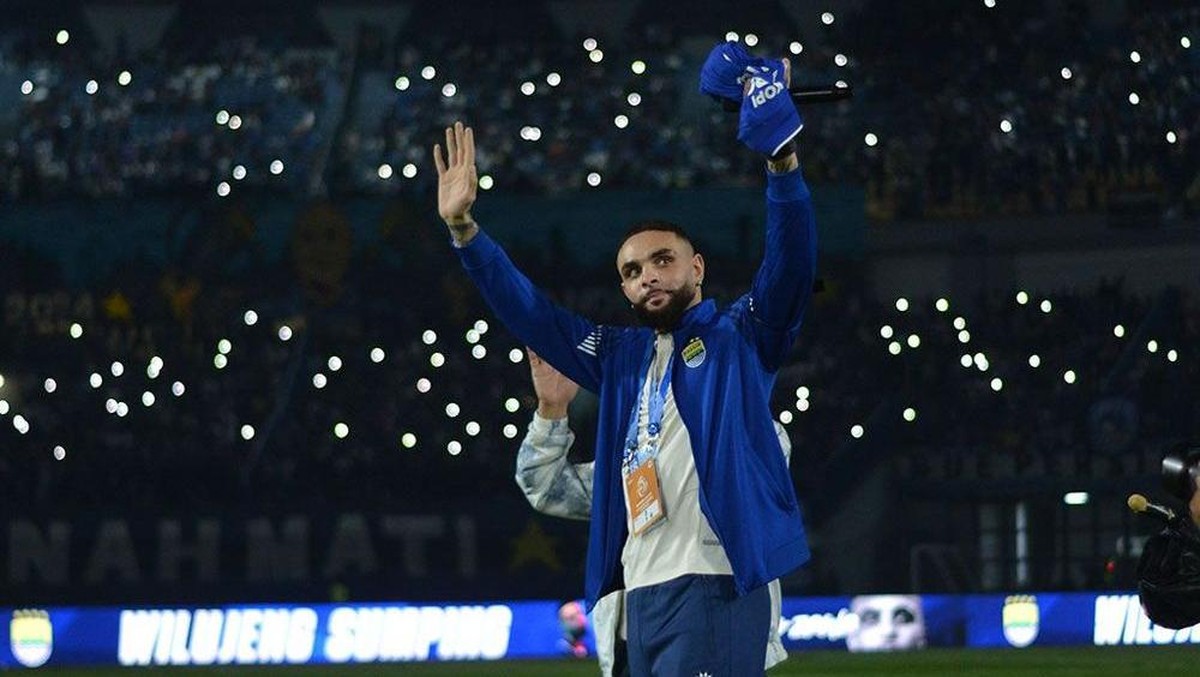 Layvin Kurzawa cedera hamstring hingga diyakini akan sudahi musim bersama Persib Bandung lebih awal. (Foto: Dok. Persib Bandung)