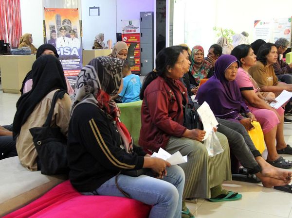 PBI JK Dinonaktifkan, Warga Dumai Berbondong Datangi MPP