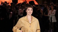 Siapa Anamaria Vartolomei? Aktris yang Keluar Hotel Bareng Timothee Chalamet