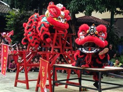 Legenda Monster Nian dan Alasan Warna Merah Jadi Ikon Imlek