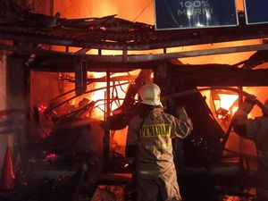 Kebakaran Hanguskan 16 Rumah di Bangka Jaksel, Kerugian Capai Rp 2,9 M