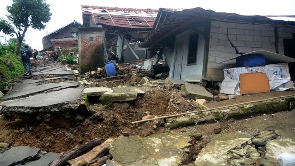 Desa Padasari Tegal Zona Merah, Ratusan Rumah Rusak Akibat Tanah Bergerak