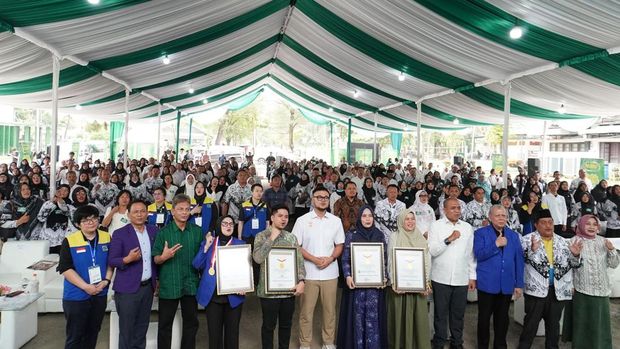 “Balikin Senyum Guruku”  Foto Dok: IPROSI Medan – FKG USU