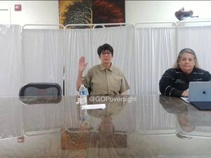 Video Ghislaine Maxwell Tolak Jawab Pertanyaan Kongres soal Epstein, Kenapa?