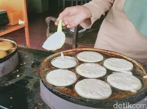 Cuan! Kue Apem Jatinom Klaten Laris Manis Saat Musim Nyadran