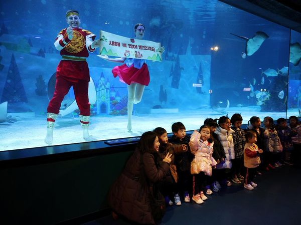 Meriahnya Akuarium Seoul Saat Menyambut Imlek