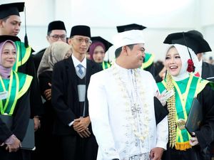 Kisah Unik, Wisudawan UIN Sunan Kudus Ini Terima Ijazah Usai Ijab Sah
