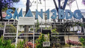 Kesaksian Pihak Sekolah Cegah Penggembokan SMAN 13 Bandung