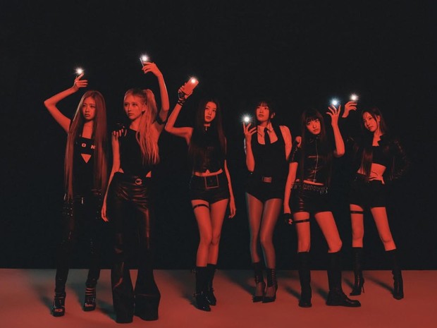 IVE konsisten menyuarakan semangat untuk terus percaya diri melalui karya-karya musiknya termasuk rilisan lagu terbaru yakni 'BANG BANG'.