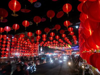 Ribuan Lampion Meriahkan Pasar Gede Solo