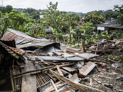 Tanah Bergerak Rusak Permukiman Warga di Semarang