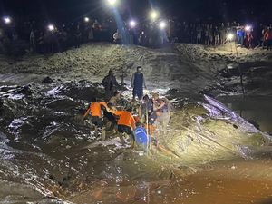 Momen Ngeri Pria Tewas Diterkam-Diseret Buaya di Depan Anaknya