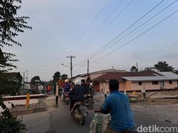 Warga Keluhkan Tidak Ada Palang Kereta Api di Jalan Pantai Timur Medan