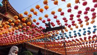 5.000 Lampion Hiasi Maha Vihara Maitreya Deli Serdang Sambut Imlek