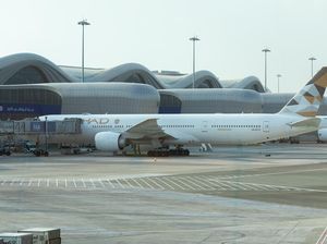 Yusril Jajaki Skema Bebas Visa dengan UEA