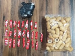 2 Pria Surabaya Dibekuk Polisi Usai Sembunyikan Sabu dalam Kerupuk