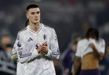 Rooney Minta Maaf ke Benjamin Sesko
