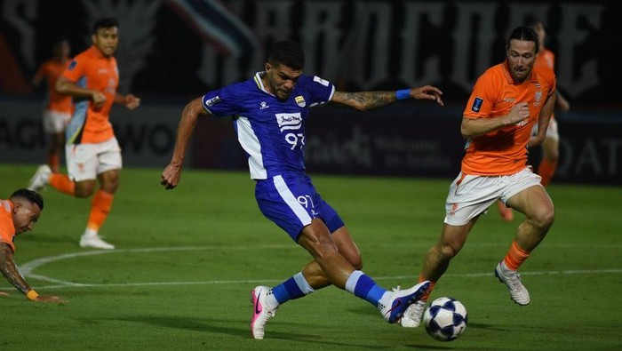 Berguinho di laga Ratchaburi FC vs Persib Bandung.