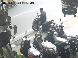 Kronologi Maling Nyamar Jadi Pembeli-Pasutri Curi Motor di Showroom Bogor