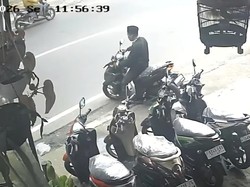 Kronologi Maling Nyamar Jadi Pembeli-Pasutri Curi Motor di Showroom Bogor