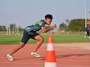 Mahasiswa Unesa Bawa Bendera Merah Putih Berkibar di Podium ASEAN Para Games 2026