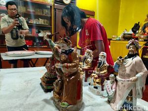 Persiapan Imlek di Vihara Dharma Bakti Sidoarjo