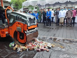 Kejari Denpasar Bakar Barang Bukti Inkrah, Narkotika Mendominasi