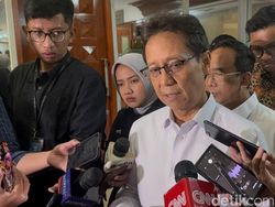 Menkes Ungkap 3 Bahaya Abu Anak Krakatau: Kalau Bisa Jangan Keluar Rumah