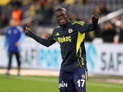 Kante Rendah Hati, Bikin Jurnalis Arab Rela Terbang Nonton Fenerbahce