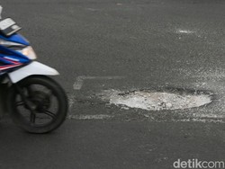 Video: Bopeng Sana-sini Jalan Raya Pasar Kemis yang Menelan Korban Jiwa