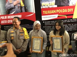 Mahasiswi Jogja Kejar-Tabrak Jambret HP Dapat Penghargaan dari Polisi